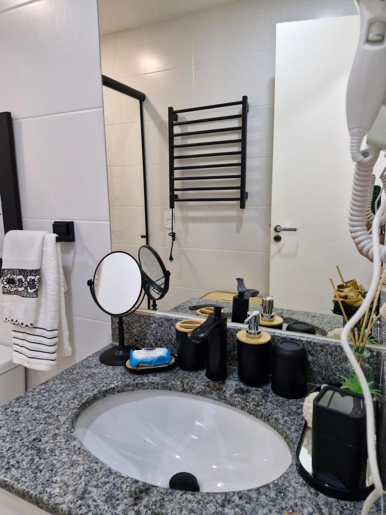 20 M2 , Piscina , Wifi, Ar , Smart Tv Appartement *